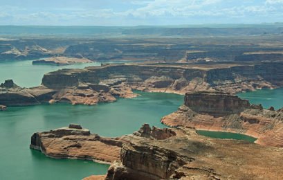 Lake_Powell_seen_from_plane